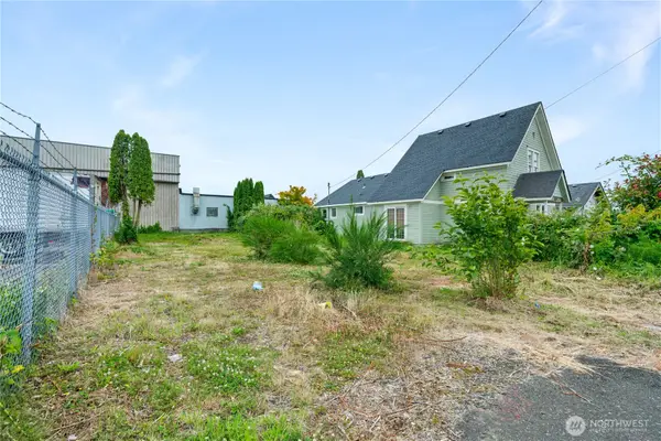 205 5th Street, Hoquiam, WA 98550