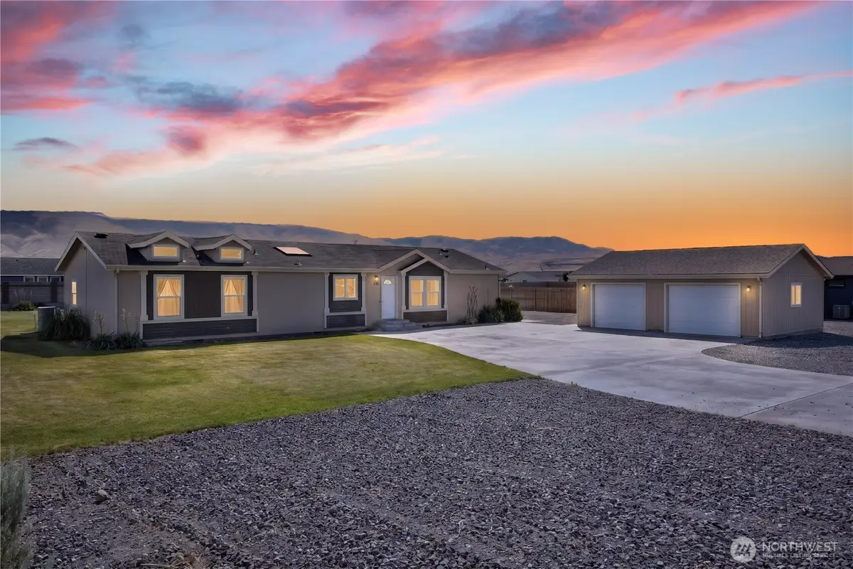 204 Davidson Boulevard Sw, Mattawa, WA 99349 - #1