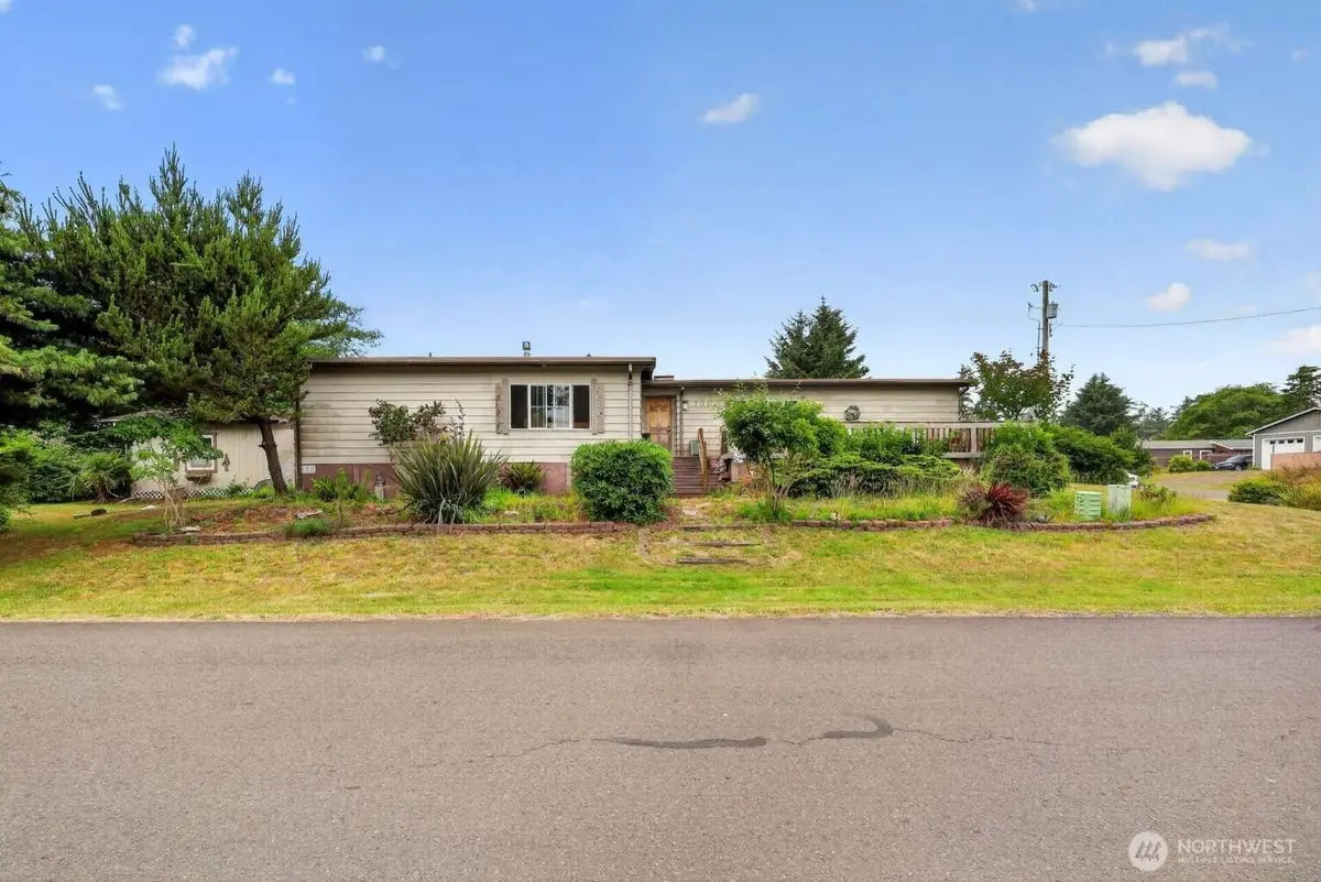 701 Edgewood Avenue Ne, Ocean Shores, WA 98569 - #1