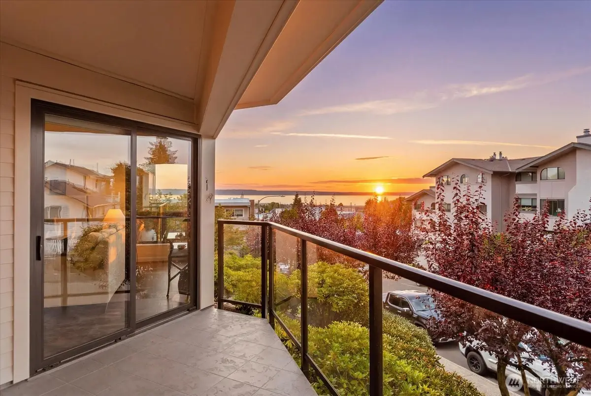 524 Maple Street #102, Edmonds, WA 98020 - #1
