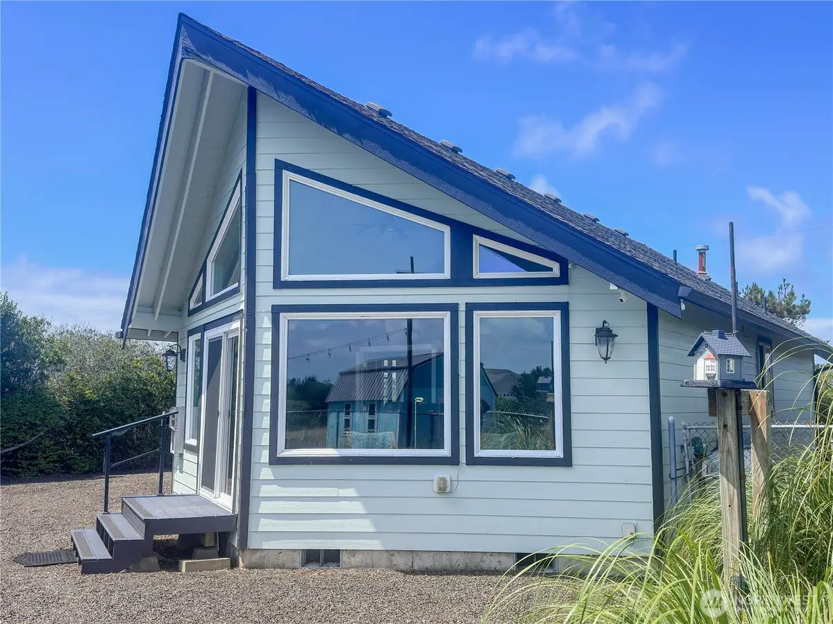 425 N Portal Loop Sw, Ocean Shores, WA 98569 - #1