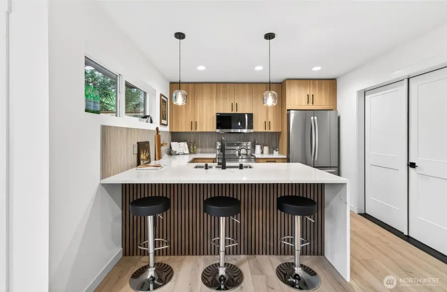 8510 15th Avenue Ne, Seattle, WA 98115 - #2