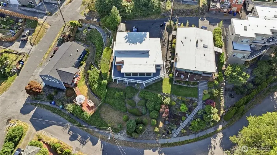 3741 33rd Avenue Sw, Seattle, WA 98126 - #3