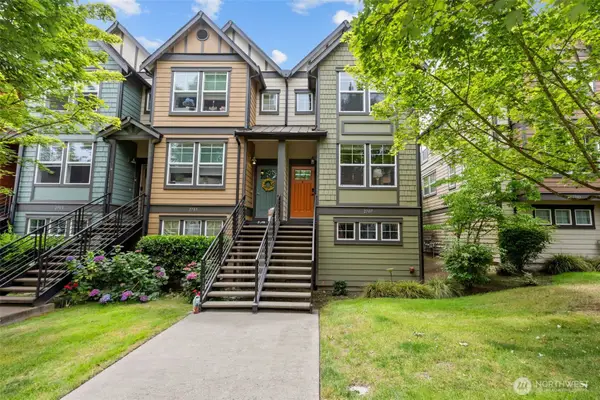 2707 SW Sylvan Heights Drive, Seattle, WA 98106