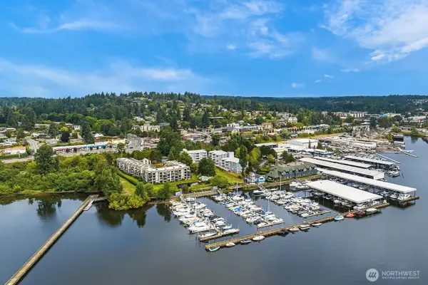 6121 NE 175th Street #A202, Kenmore, WA 98028