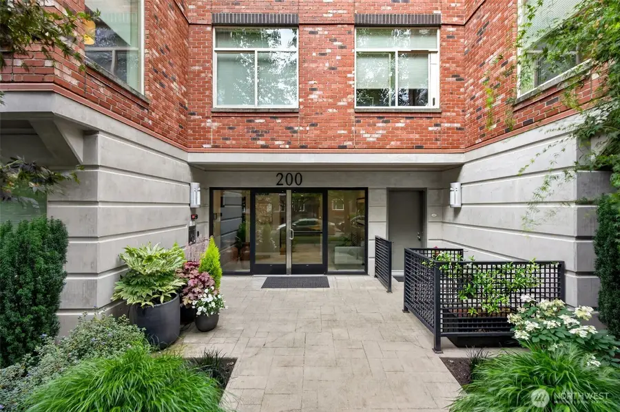 200 W Comstock Street #102, Seattle, WA 98119 - #2