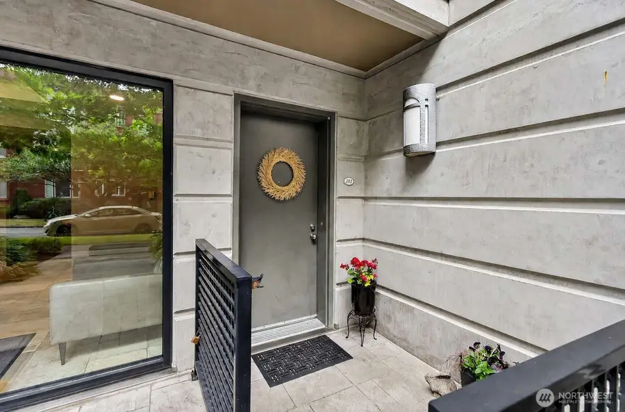 200 W Comstock Street #102, Seattle, WA 98119 - #3