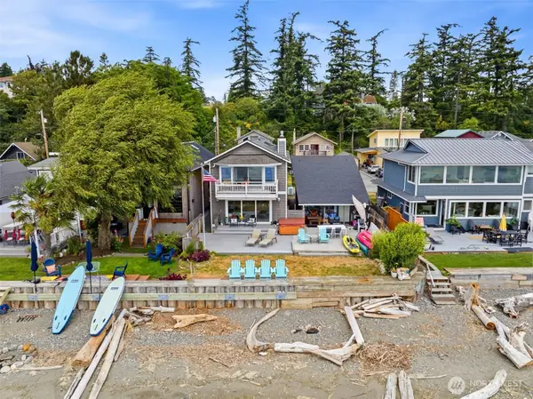 868 + 872 Juniper Pointe Lane, Camano Island, WA 98282