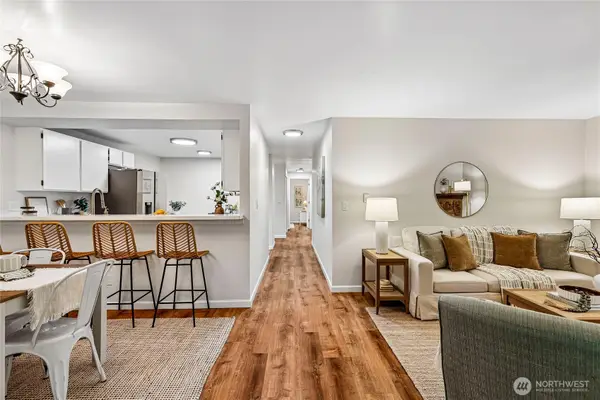 12727 NE 116th Lane #F7, Kirkland, WA 98034