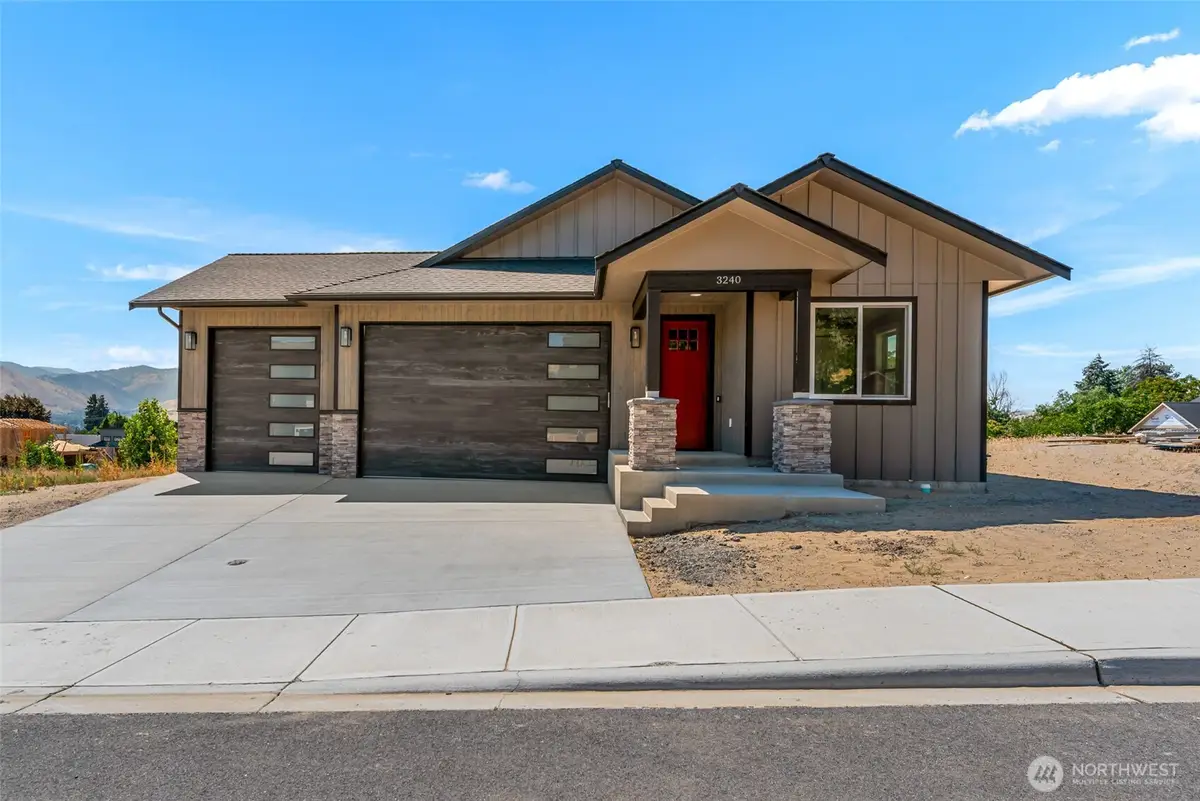 3240 NW Brianna Avenue, East Wenatchee, WA 98802 - #1