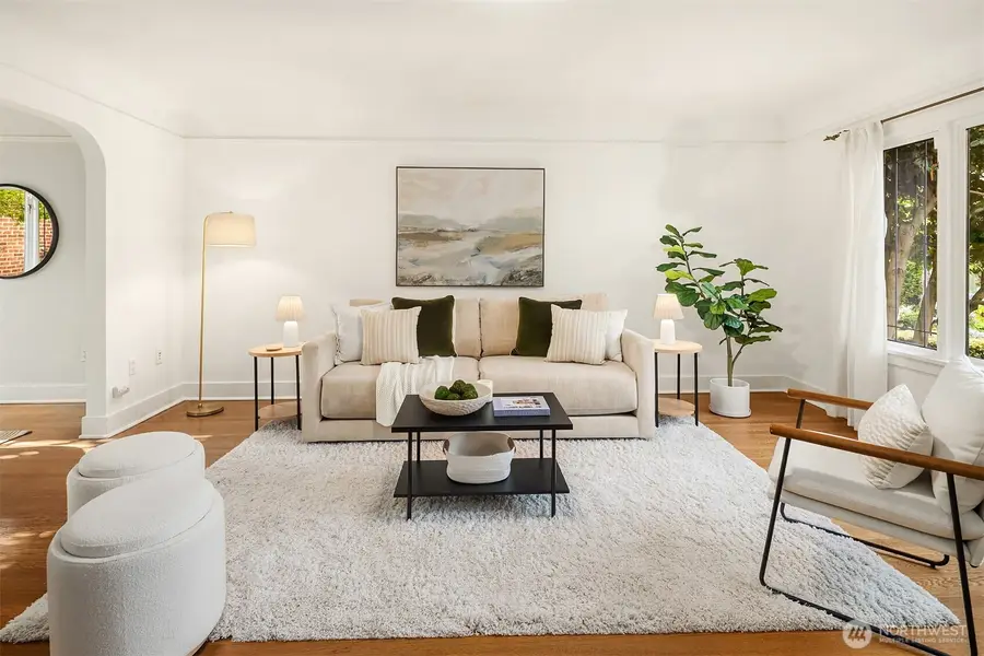 2205 Bigelow Avenue N #6, Seattle, WA 98109 - #3
