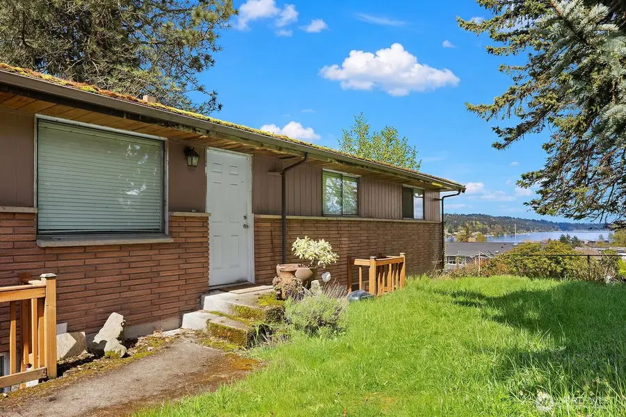 3737 Park Avenue N, Renton, WA 98056 - #3