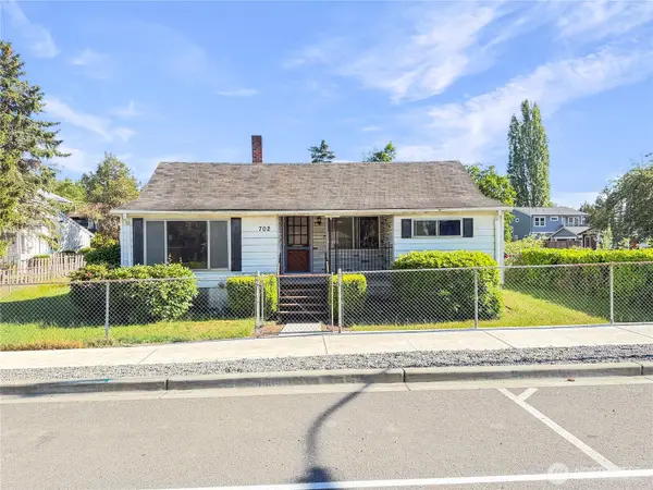 702 Martin Street #3, Steilacoom, WA 98388