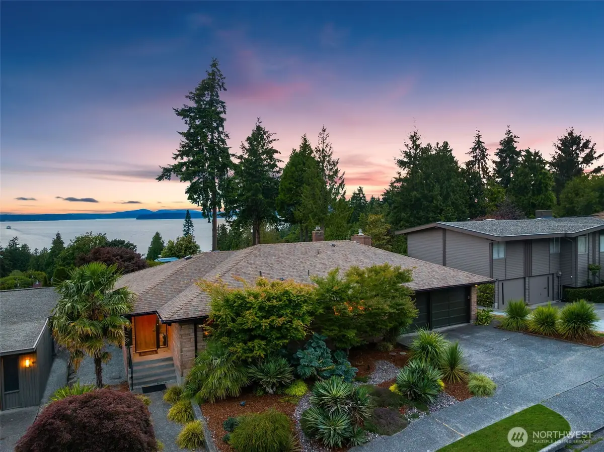 8731 Fauntlee Crest Sw, Seattle, WA 98136 - #1
