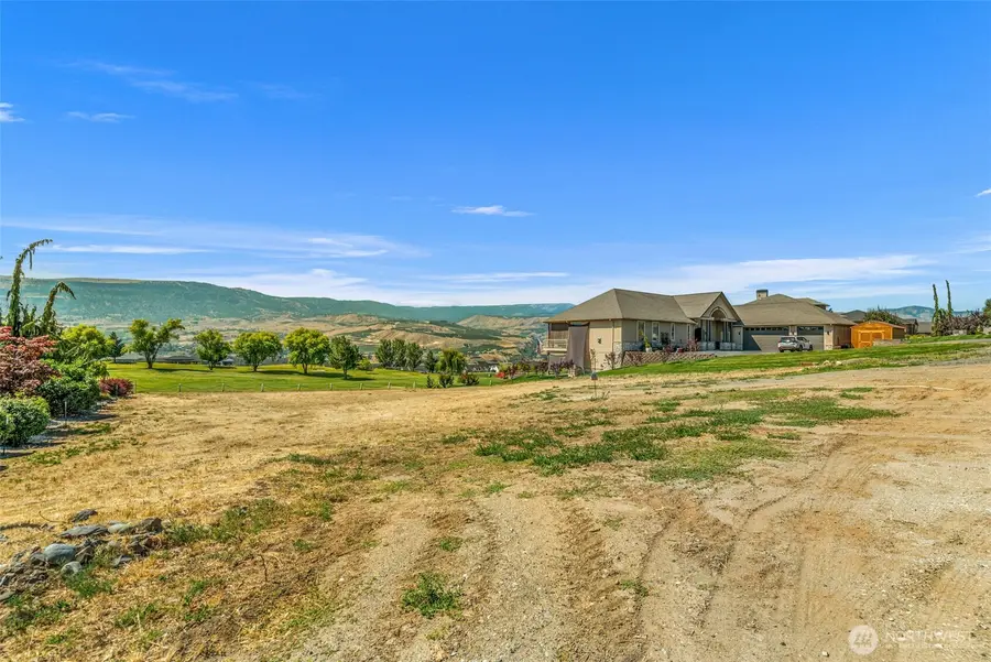2820 8th Street Se #6, East Wenatchee, WA 98802 - #3