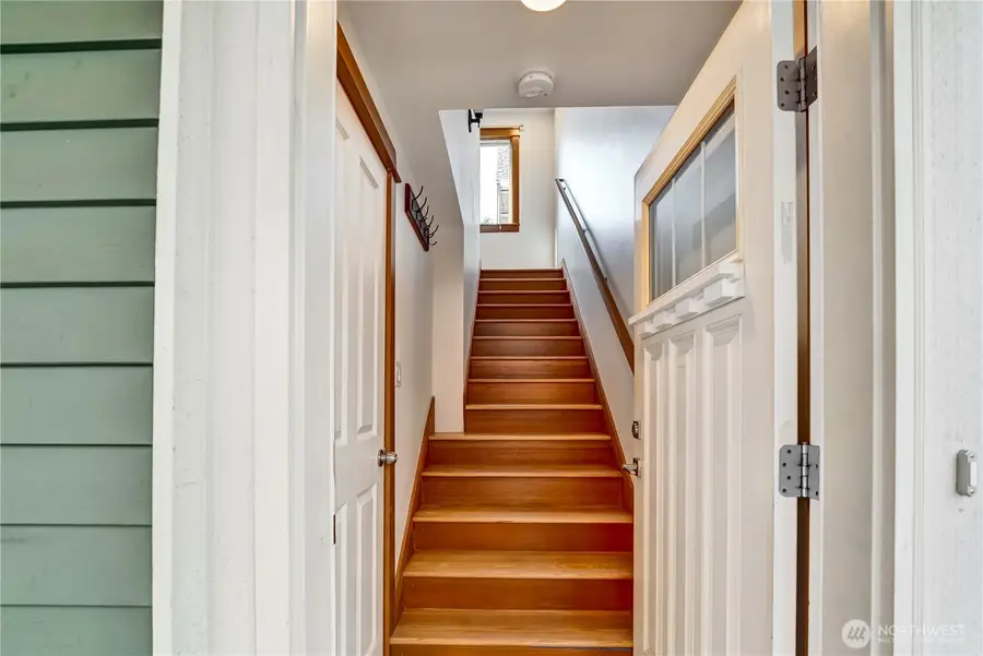 4516 Dayton Avenue N, Seattle, WA 98103 - #3