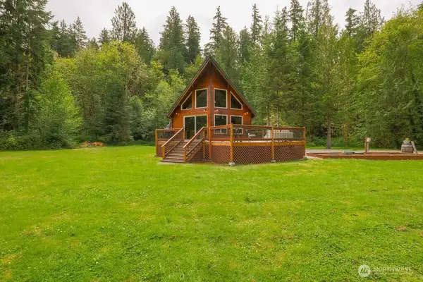 18315 Pioneer Way E, Orting, WA 98360