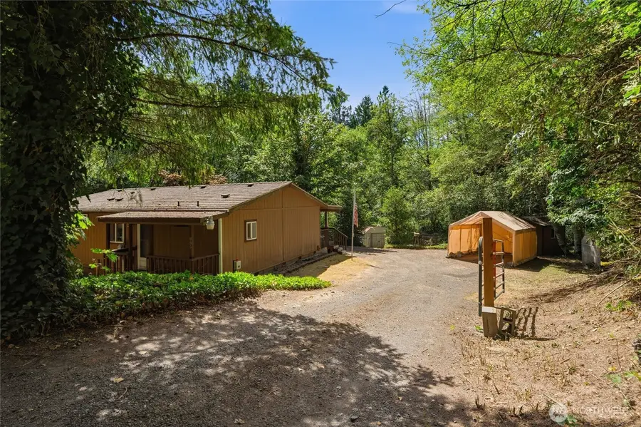 886 Woods Road E, Port Orchard, WA 98366 - #3
