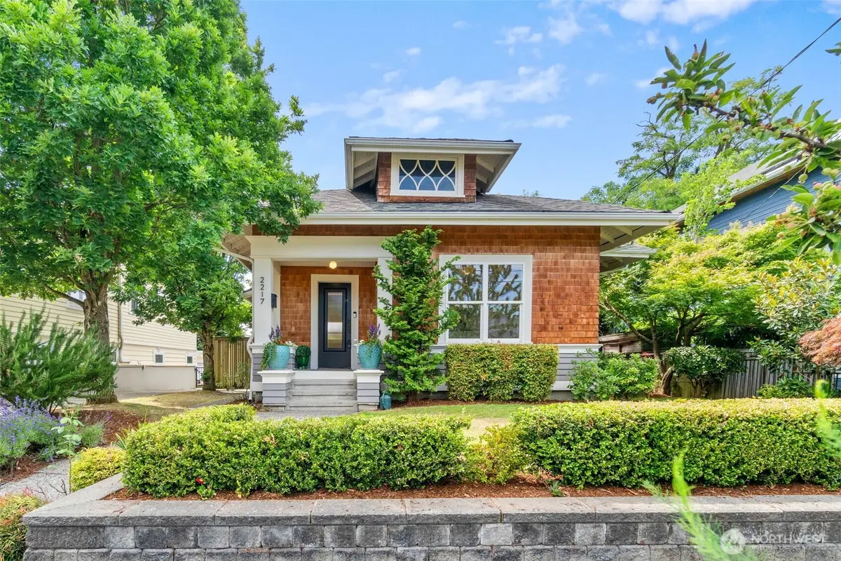 2217 4th Avenue N, Seattle, WA 98109 - #1