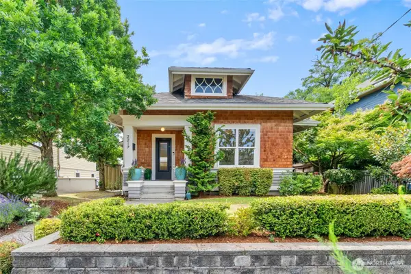 2217 4th Avenue N, Seattle, WA 98109