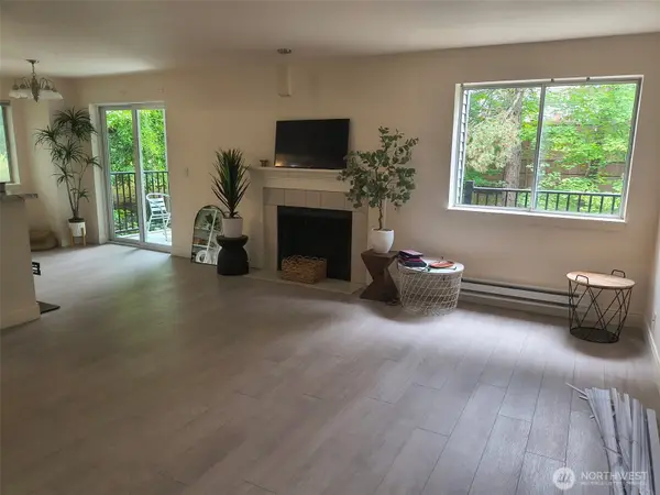 15415 35th Avenue W #E201, Lynnwood, WA 98087