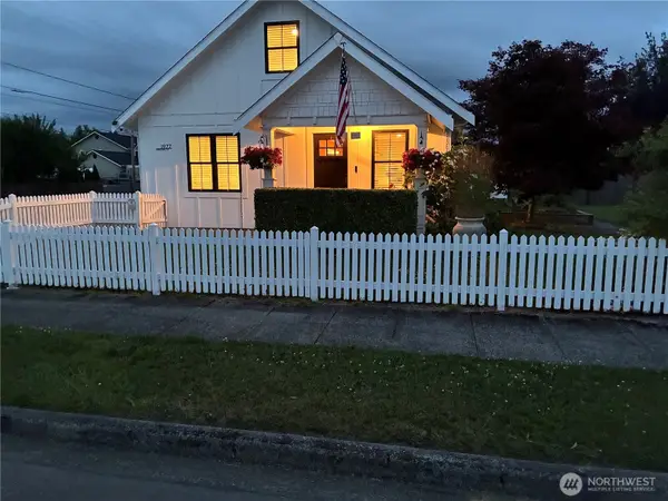 1977 Harding Street, Enumclaw, WA 98022