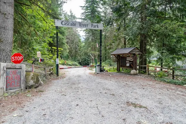 872 High Ridge Drive, Marblemount, WA 98267