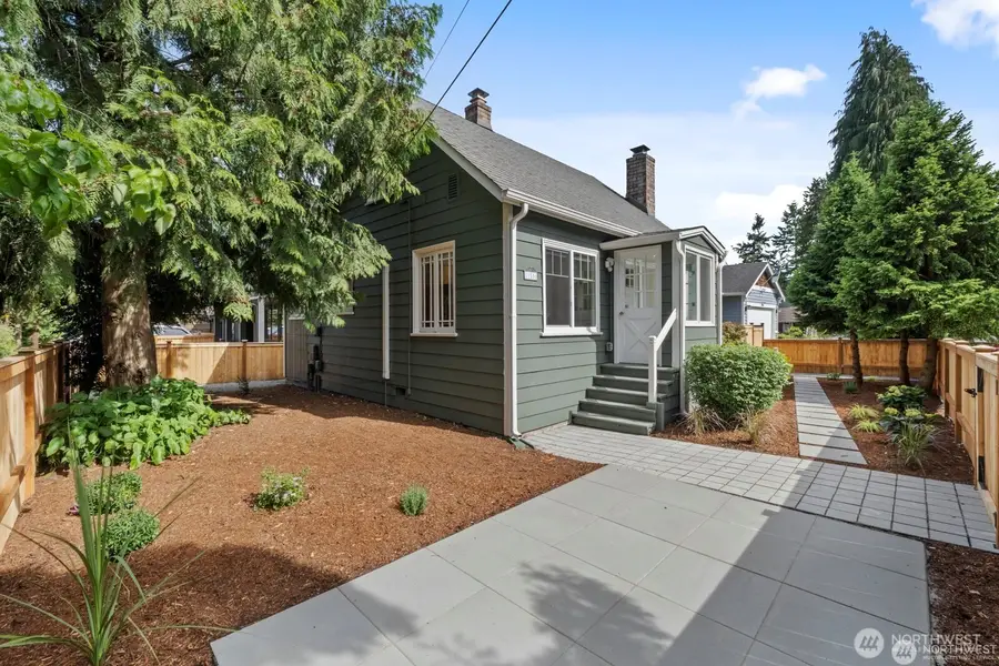 11556 17th Avenue Ne, Seattle, WA 98125 - #2