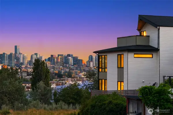 454 NE 40th Street, Seattle, WA 98105