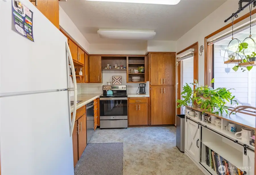 395 NE Washington Avenue, Chehalis, WA 98532 - #2