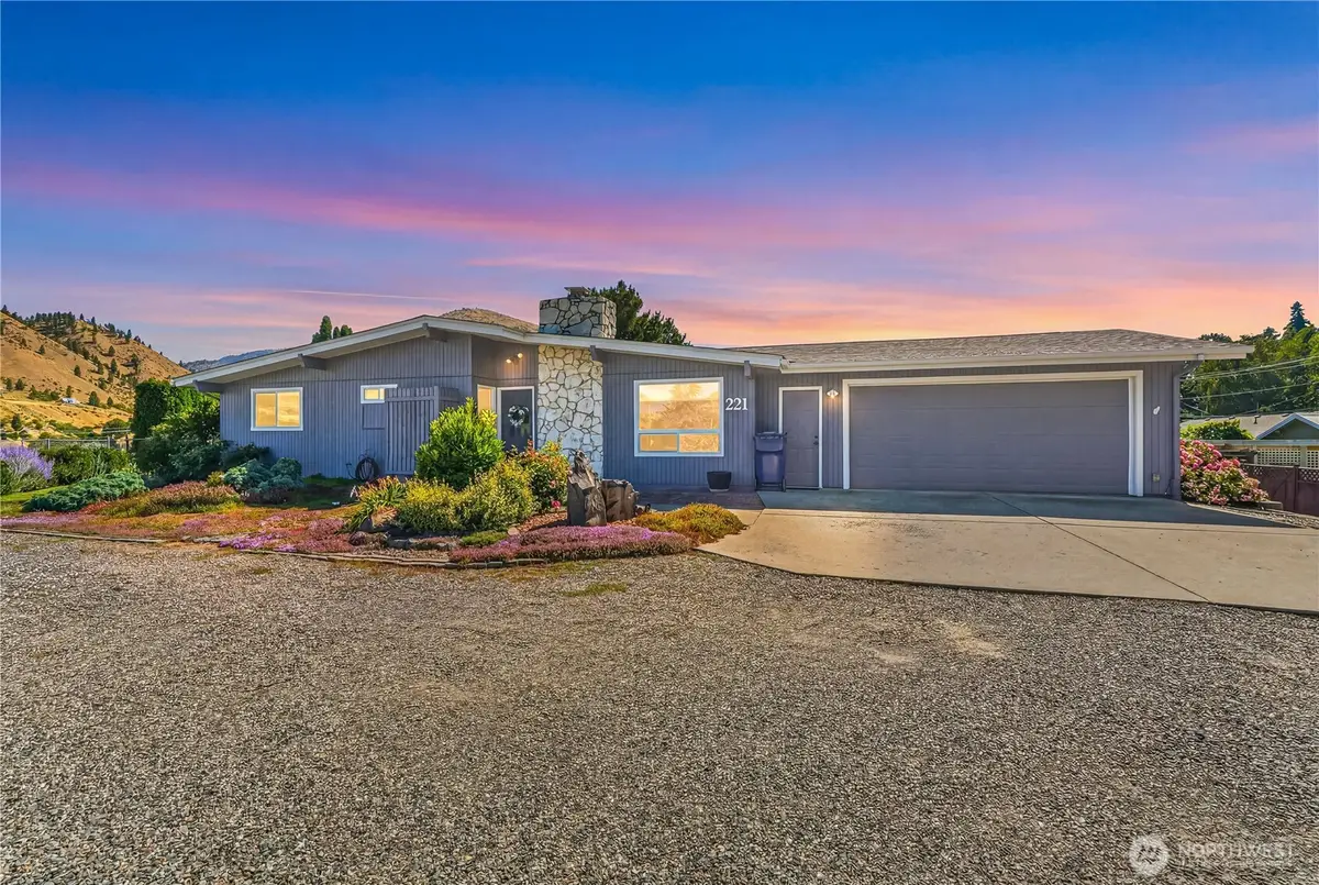 221 Olive Street, Cashmere, WA 98815 - #1