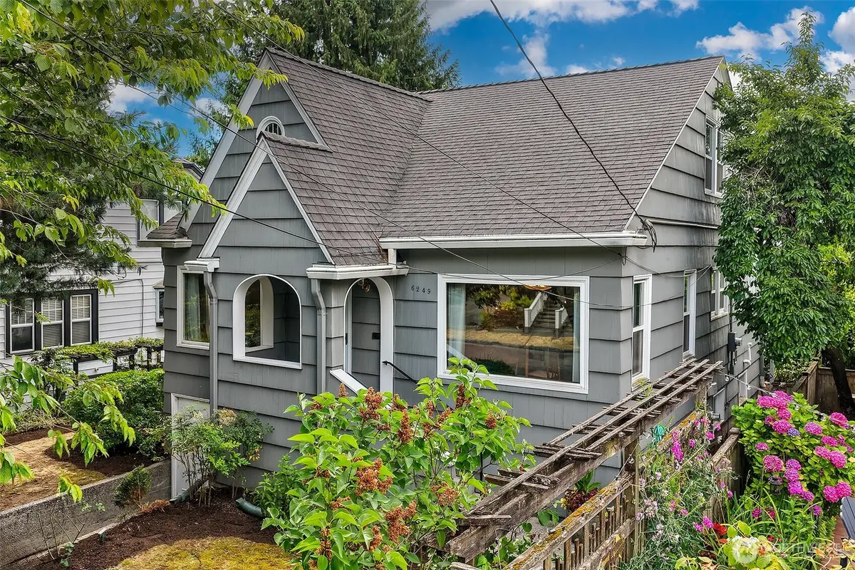 6249 30th Avenue Ne, Seattle, WA 98115 - #1