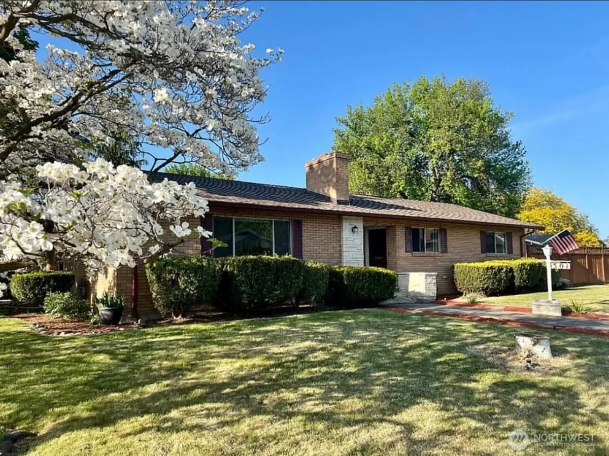 301 NE A Street #1,2,3, College Place, WA 99324 - #1