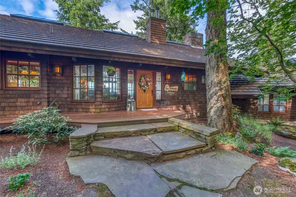 186 Sunrise Bluff Lane, Orcas Island, WA 98279