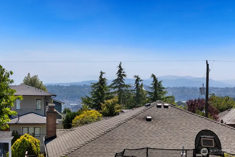 3410 37th Avenue Sw, Seattle, WA 98126 - #3