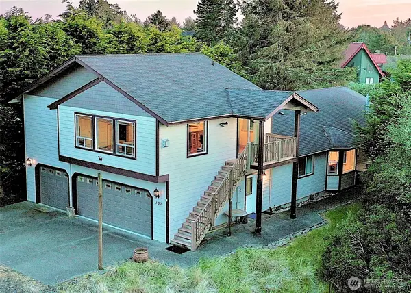 137 N Razor Clam Drive Sw, Ocean Shores, WA 98569