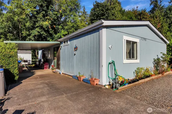 1298 NE Steele Creek Drive, Bremerton, WA 98311