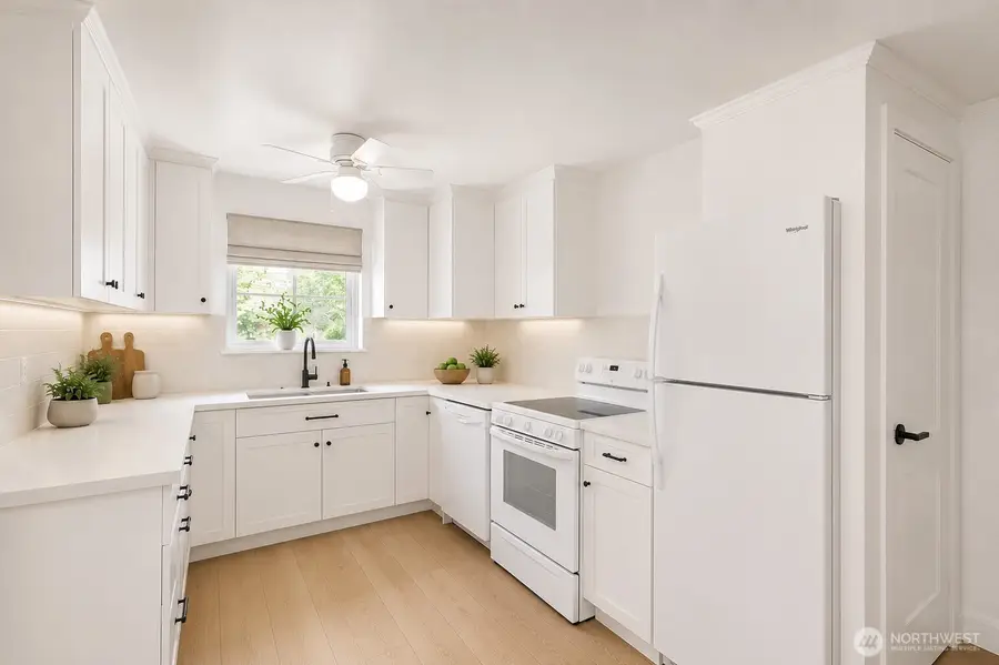 3033 31st Avenue W, Seattle, WA 98199 - #3