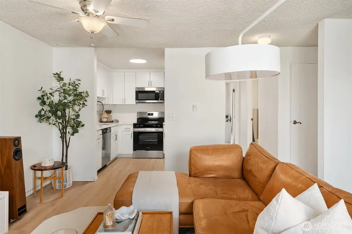 3009 3rd Avenue W #6, Seattle, WA 98119 - #1