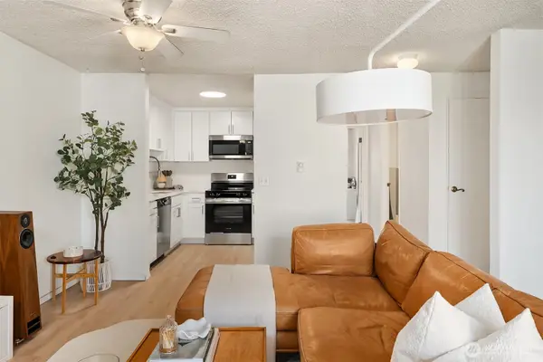 3009 3rd Avenue W #6, Seattle, WA 98119