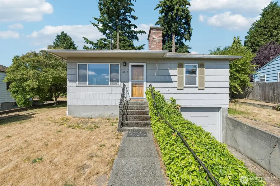 10235 33rd Avenue Sw, Seattle, WA 98146 - #2