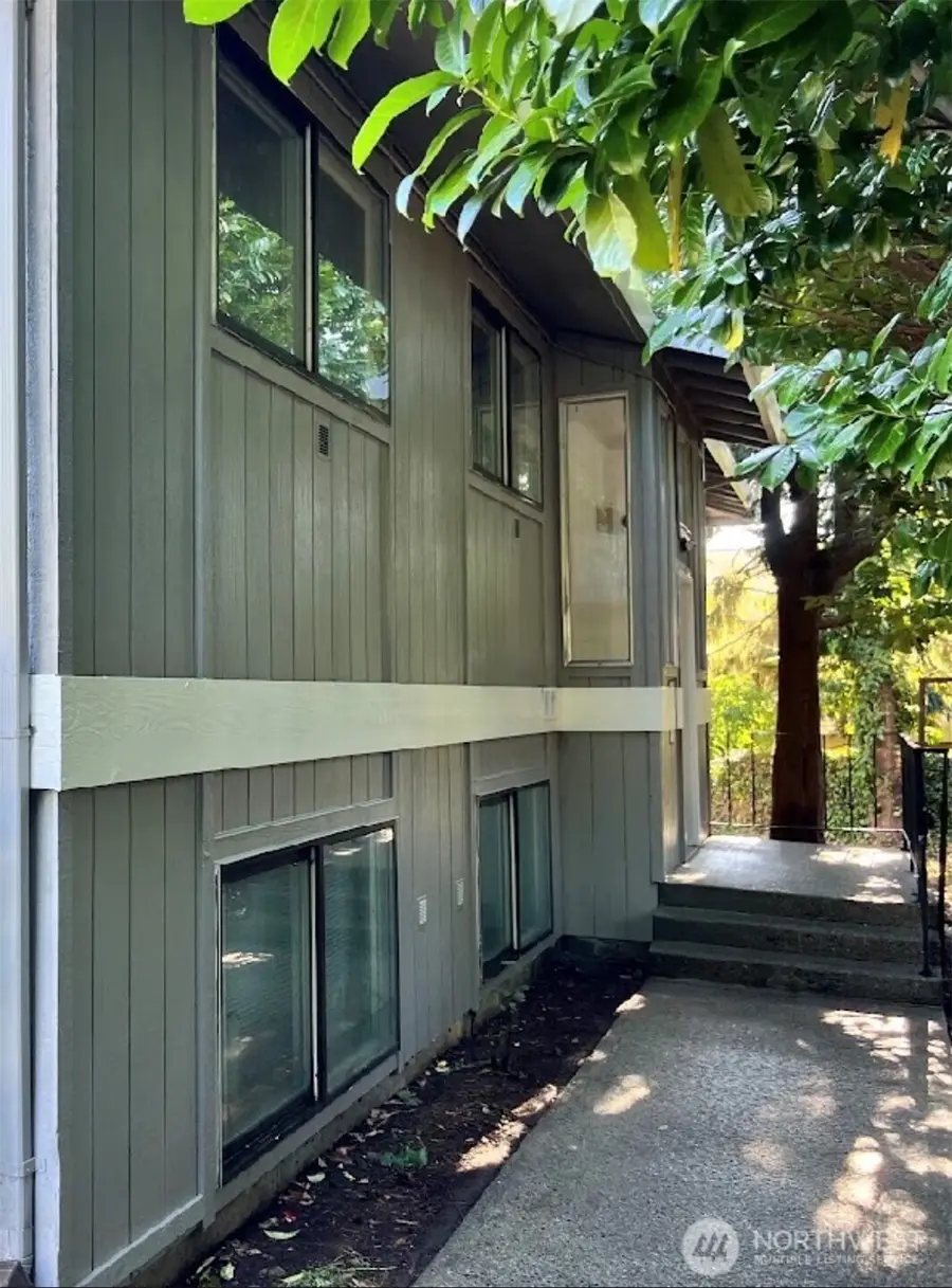 21623 30th Avenue S, Des Moines, WA 98198 - #2