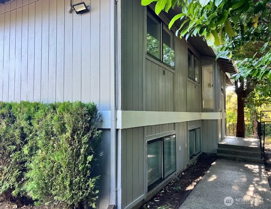 21623 30th Avenue S, Des Moines, WA 98198 - #3