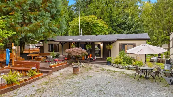 16516 W Lake Goodwin Road, Stanwood, WA 98292