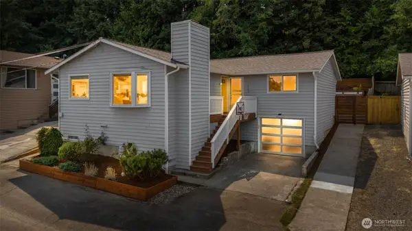 5423 31st Avenue Sw, Seattle, WA 98126