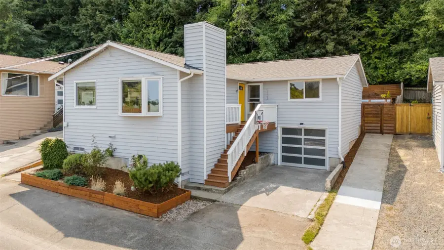 5423 31st Avenue Sw, Seattle, WA 98126 - #2
