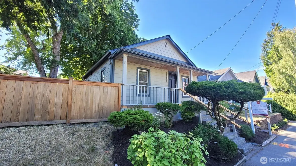 5621 Brooklyn Avenue Ne, Seattle, WA 98105 - #1