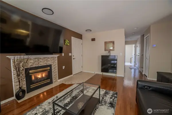 15633 44th Avenue W #B-1, Lynnwood, WA 98087
