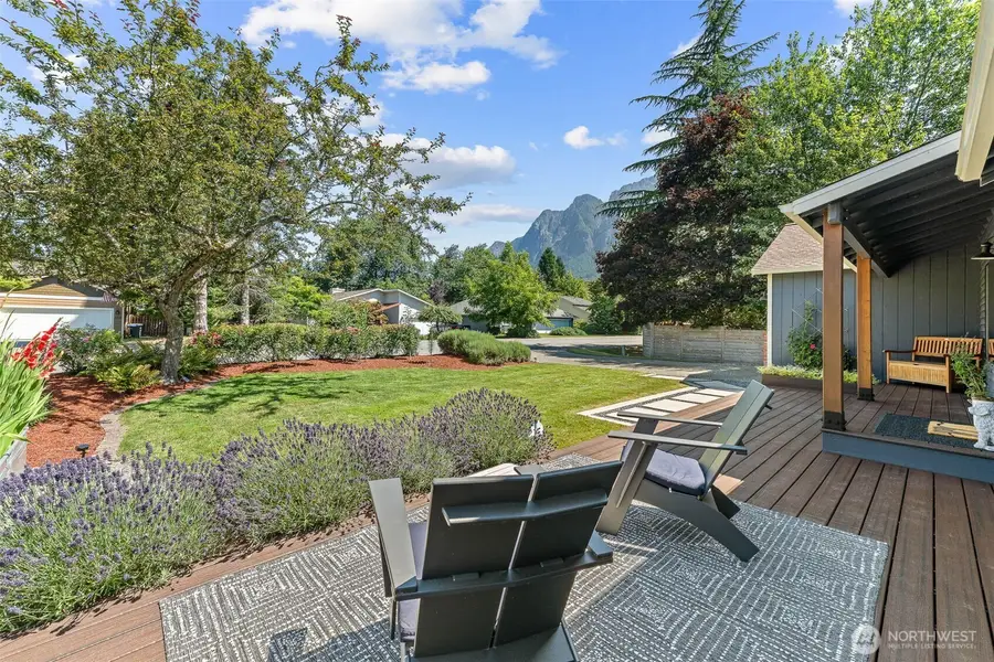325 NE 4th Street, North Bend, WA 98045 - #2