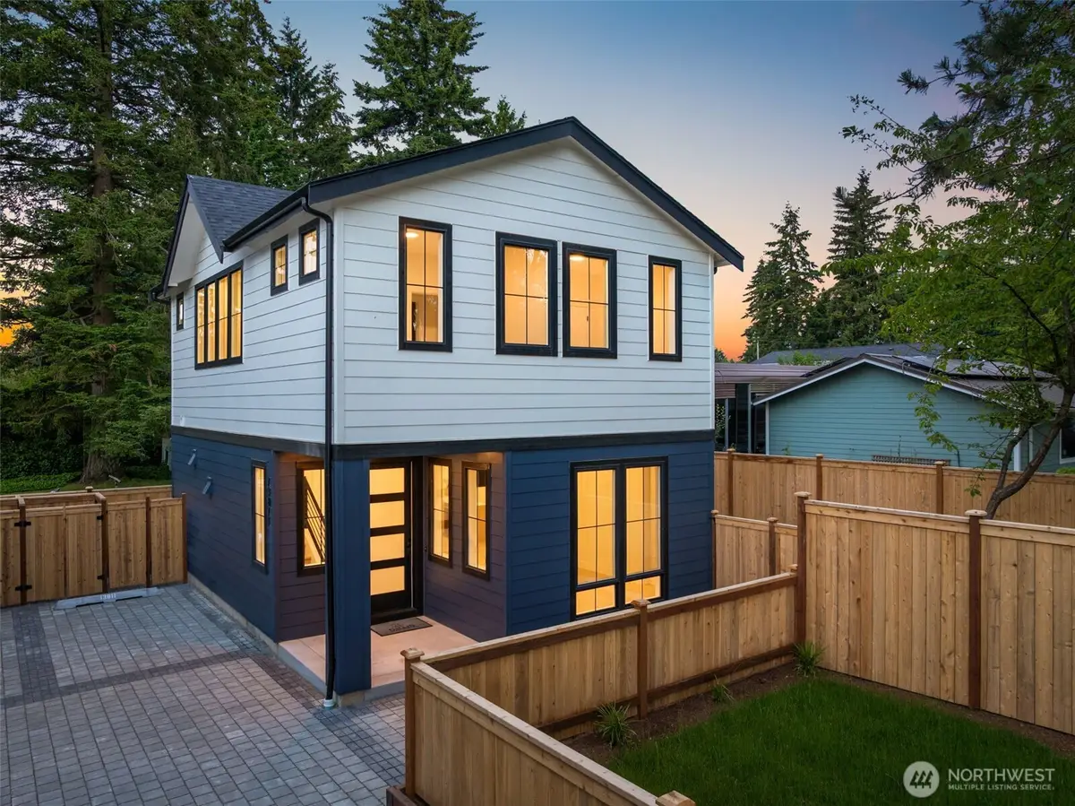13811 84th Lane Ne, Kirkland, WA 98034 - #1